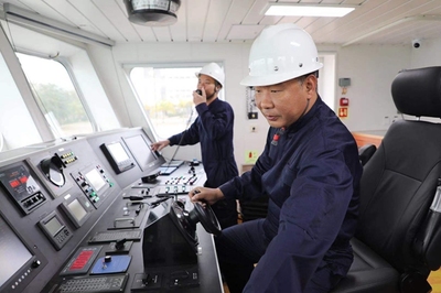 国内首艘自主建造500千伏海底电缆运维船交付使用